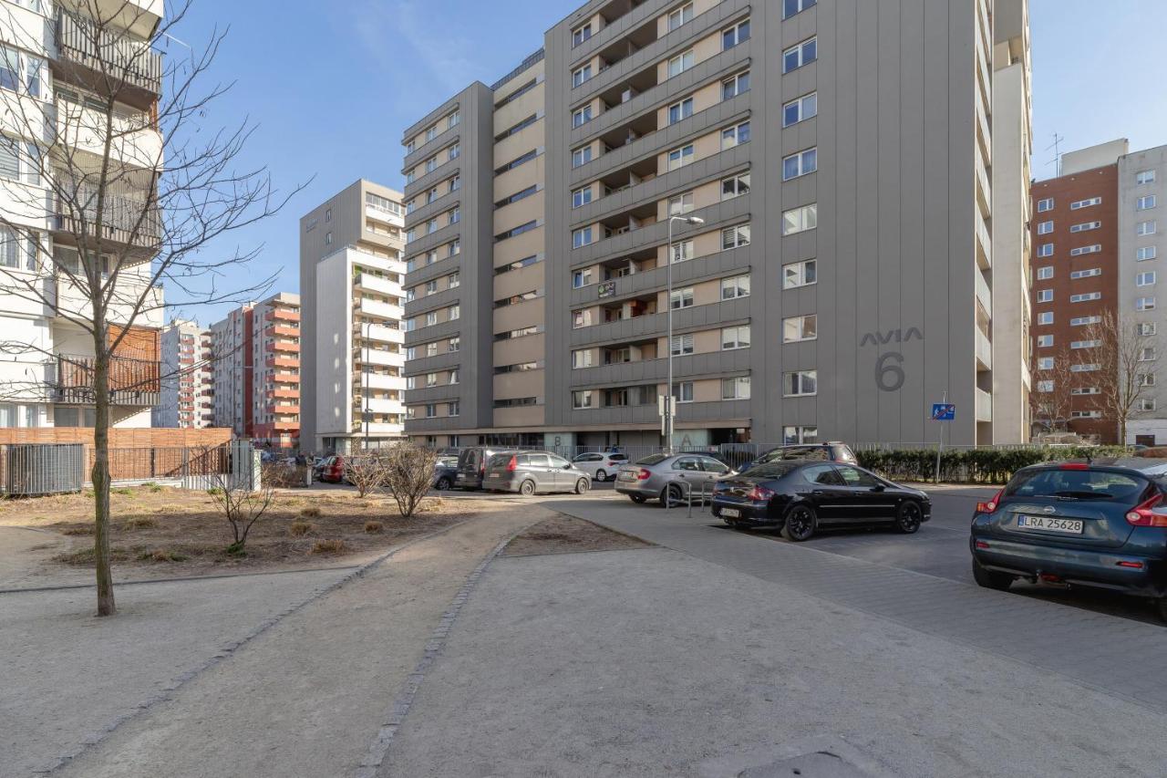 Avia Three Bedroom Two Balcony Ac & Parking By Renters Apartament
