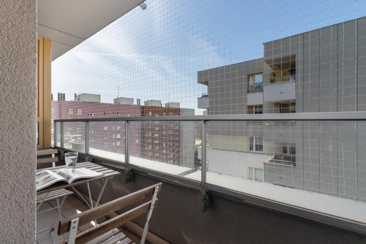 Avia Three Bedroom Two Balcony Ac & Parking By Renters Apartament *